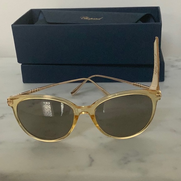 Chopard Sunglasses
SCH301
Yellow/grey (0B86) - Picture 2 of 5